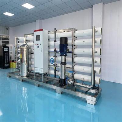 Купить 500LPH RO оборудование для очистки воды с ПЛК управления и нержавеющей стали конструкции для эффективной очистки воды Производство в сети